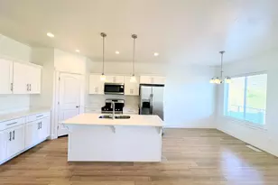16042 S Bodmin Way, Bluffdale, UT 84065 - Photo 3