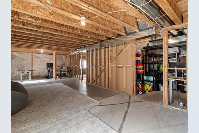2301 S 2060 W, Woods Cross, UT 84087 - Photo 23