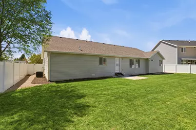 422 W 1500 N, Harrisville, UT 84404 - Photo 13