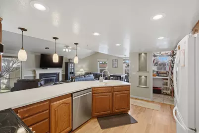 2045 W 5025 S, Roy, UT 84067 - Photo 13