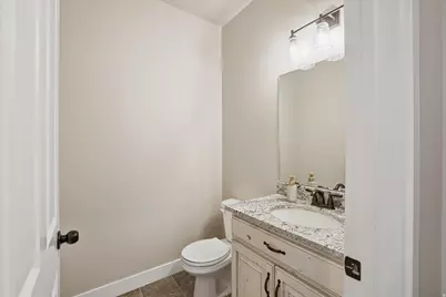 695 S 400 E, Hyrum, UT 84319 - Photo 19