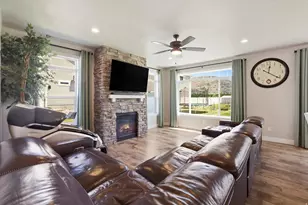 695 S 400 E, Hyrum, UT 84319 - Photo 9