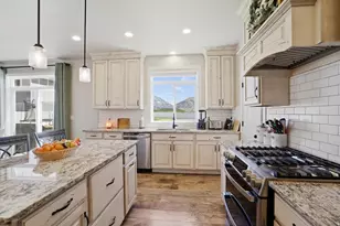 695 S 400 E, Hyrum, UT 84319 - Photo 17