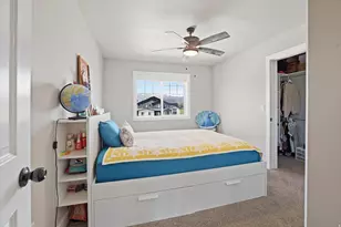 695 S 400 E, Hyrum, UT 84319 - Photo 25