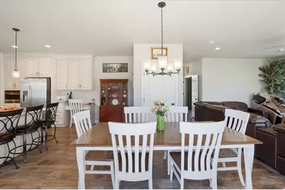 695 S 400 E, Hyrum, UT 84319 - Photo 11