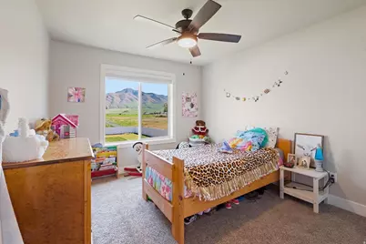 695 S 400 E, Hyrum, UT 84319 - Photo 27