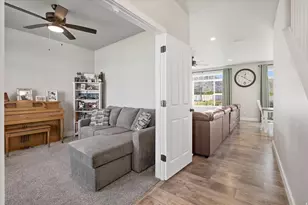 695 S 400 E, Hyrum, UT 84319 - Photo 7