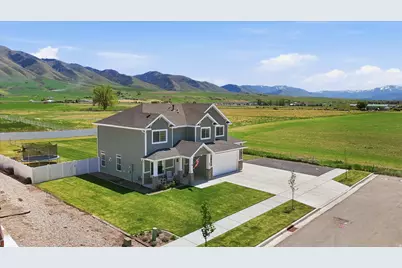 695 S 400 E, Hyrum, UT 84319 - Photo 33