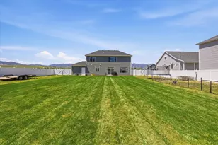 695 S 400 E, Hyrum, UT 84319 - Photo 31