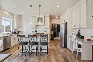 695 S 400 E, Hyrum, UT 84319 - Photo 13