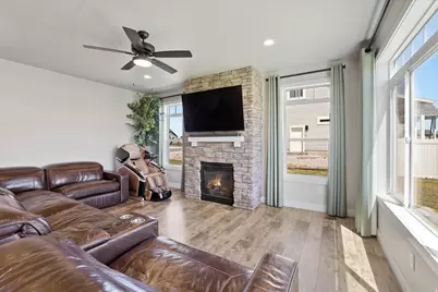 695 S 400 E, Hyrum, UT 84319 - Photo 9