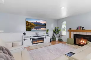 2144 E 3000 N, Layton, UT 84040 - Photo 19