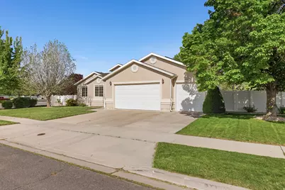 1403 S 600 W, Payson, UT 84651 - Photo 3