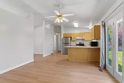 104 W 525 N, Layton, UT 84041 - Photo 9
