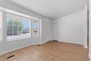 104 W 525 N, Layton, UT 84041 - Photo 5