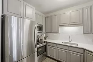 838 E South Temple S, Salt Lake City, UT 84102 - Photo 11