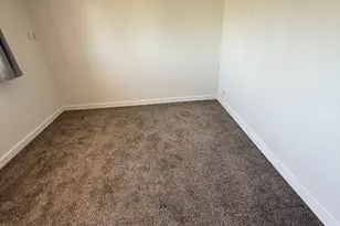 6088 S Hazelhurst Dr W, Taylorsville, UT 84129 - Photo 5