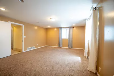 199 E 500 N, Tooele, UT 84074 - Photo 17