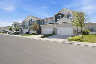 7228 N Clover Leaf Ln, Eagle Mountain, UT 84005 - Photo 3