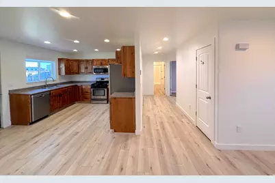 212 E 500 S, Blanding, UT 84511 - Photo 9