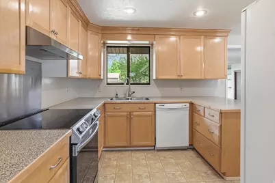 516 N 200 E, Brigham City, UT 84302 - Photo 17