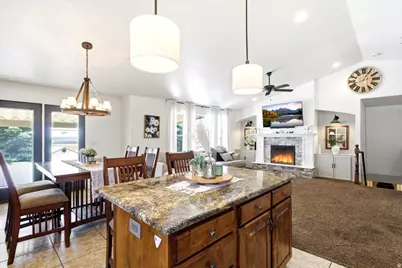 955 W 25 N, Clearfield, UT 84015 - Photo 3