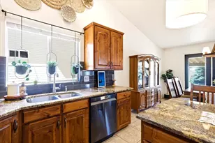 955 W 25 N, Clearfield, UT 84015 - Photo 7