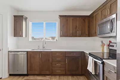 212 E 700 N, Vineyard, UT 84058 - Photo 5
