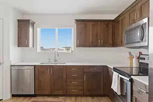212 E 700 N, Vineyard, UT 84058 - Photo 5