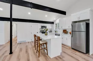 5324 S Robinwood Cir, Taylorsville, UT 84129 - Photo 7