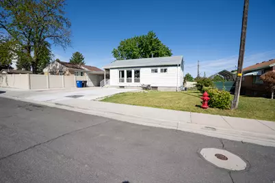 452 W 5300 S, Washington Terrace, UT 84405 - Photo 3