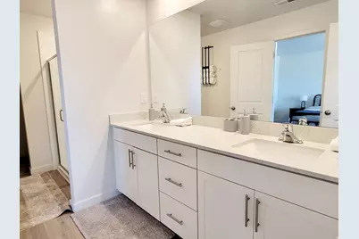 933 W Sunspear Dr, Saratoga Springs, UT 84045 - Photo 19