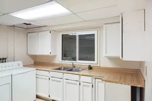 10077 S Majestic Canyon Rd E, Sandy, UT 84092 - Photo 23