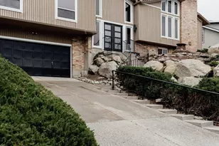 10077 S Majestic Canyon Rd E, Sandy, UT 84092 - Photo 3