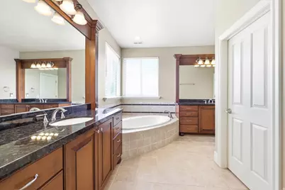 1733 E Crimson Oak Dr, Draper, UT 84020 - Photo 45