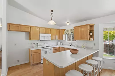 4684 W Sunny Meadow Dr S, South Jordan, UT 84095 - Photo 13