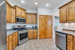 10475 N Canterbury Dr, Highland, UT 84003 - Photo 13