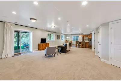10475 N Canterbury Dr, Highland, UT 84003 - Photo 35