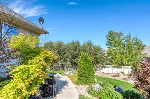 10475 N Canterbury Dr, Highland, UT 84003 - Photo 53