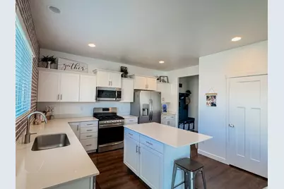 751 S Crooked Post Way, Saratoga Springs, UT 84045 - Photo 9