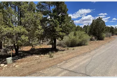 793 S Zion Dr, Kanab, UT 84741 - Photo 3