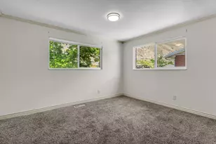 1035 E Hillcrest Dr, Springville, UT 84663 - Photo 13