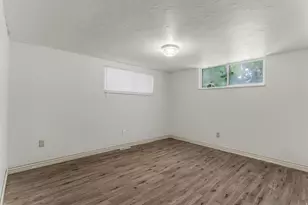 1035 E Hillcrest Dr, Springville, UT 84663 - Photo 29