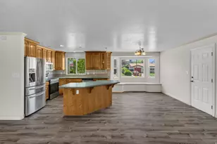 1035 E Hillcrest Dr, Springville, UT 84663 - Photo 7