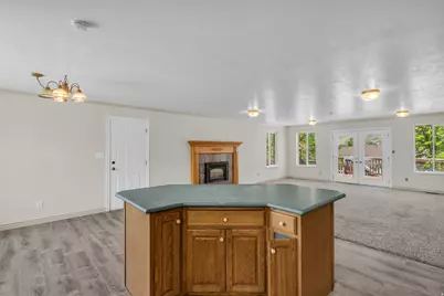 1035 E Hillcrest Dr, Springville, UT 84663 - Photo 11