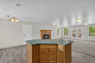 1035 E Hillcrest Dr, Springville, UT 84663 - Photo 11