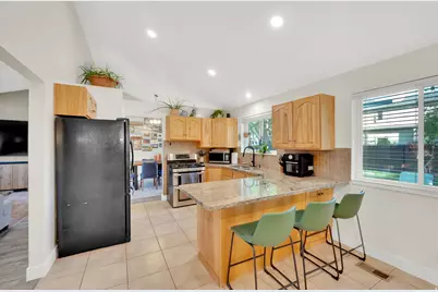2098 E 10140 S, Sandy, UT 84092 - Photo 11