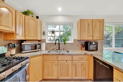 2098 E 10140 S, Sandy, UT 84092 - Photo 9