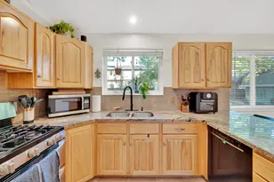2098 E 10140 S, Sandy, UT 84092 - Photo 9