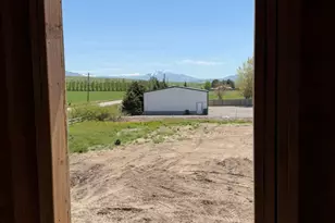 1249 S 780 E, Hyrum, UT 84319 - Photo 17